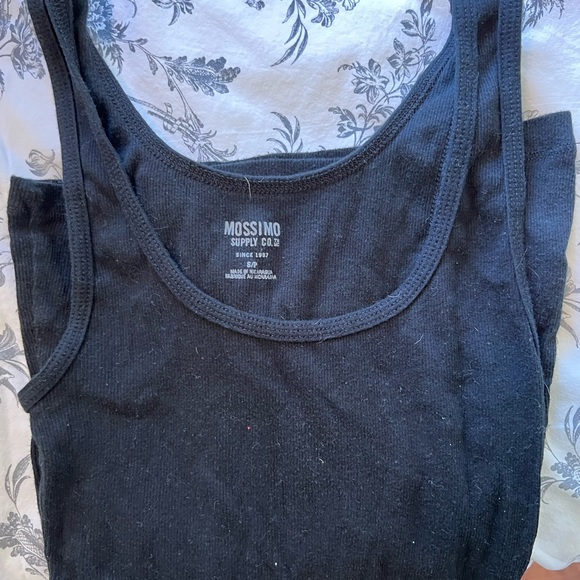 Bundle of 10 tanks/ camis/ under shirt tanks. - Picture 6 of 16